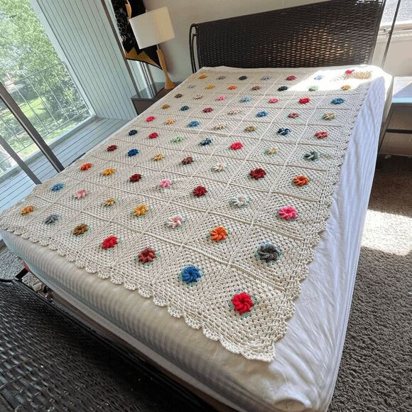 Handmade Crochet Afghan Blanket Puff 3D Flowers Cotton Blend 72x52 Boho Cottagec - Picture 10 of 12